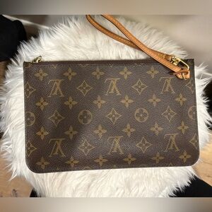 Louis Vuitton Neverfull Pouch